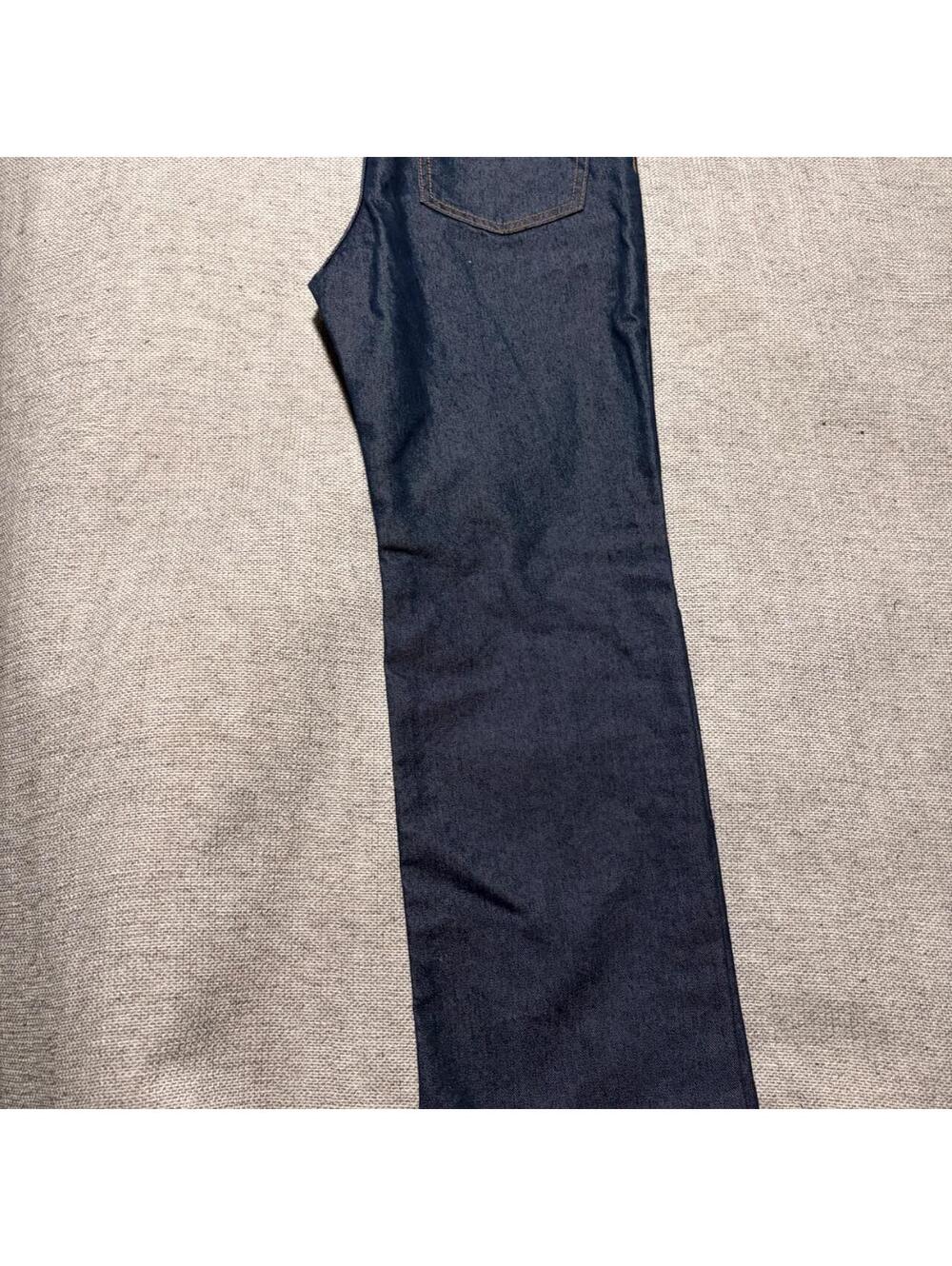 Classic Old Navy straight-leg jeans with built-in durability 💙